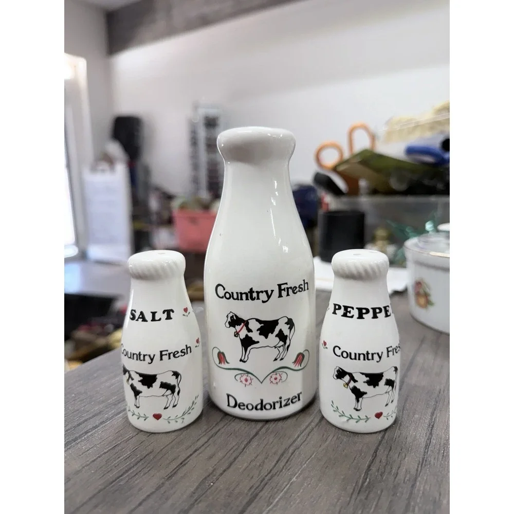 Vtg Set Of 3 Salt & Pepper Shakers Milk Jug Black White Cows Holstein Dairy Farm